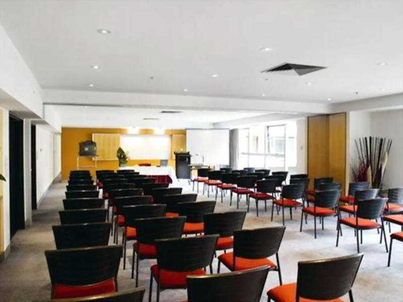 Отель Zagame'S House Мельбурн Экстерьер фото Meeting room